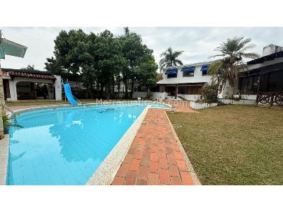 Casa de 5 alcobas en venta en Ciudad Jardin, Cali, 700 m² · foto 3 de 9