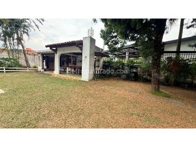 Casa de 5 alcobas en venta en Ciudad Jardin, Cali, 700 m² · foto 5 de 9