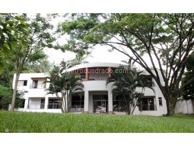 Casa de 4 alcobas en venta en Ciudad Jardin, Cali, 1100 m² · foto 2 de 11