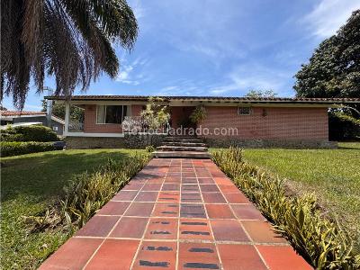 Casa de 3 alcobas en venta en Ciudad Jardin, Cali, 465 m² · foto 2 de 15