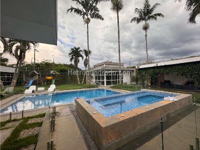 Casa de 5 alcobas en venta en La Viga, Cali, 1600 m² · foto 2 de 11
