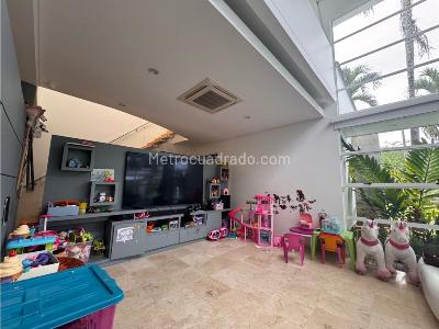 Casa de 5 alcobas en venta en La Viga, Cali, 1600 m² · foto 9 de 11