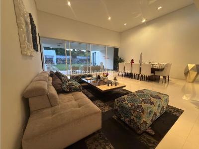 Casa de 5 alcobas en venta en Ciudad Jardin, Cali, 577 m² · foto 3 de 11