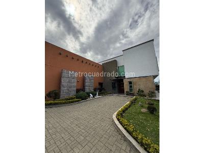Casa de 5 alcobas en venta en Pance \ Comuna 22, Cali, 400 m² · foto 2 de 20