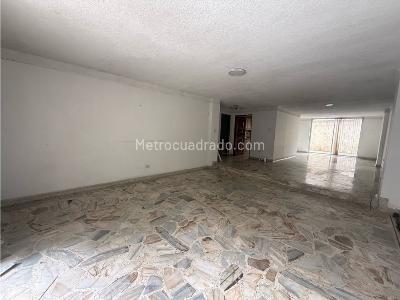 Casa de 4 alcobas en venta en Camino Real, Cali, 298 m² · foto 2 de 20