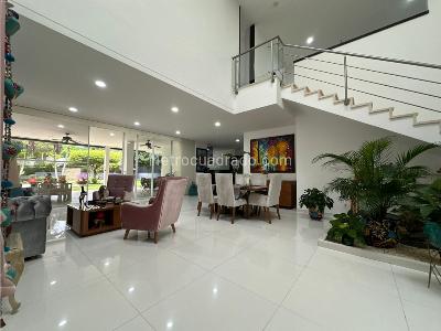 Casa de 4 alcobas en venta en Pance, Cali, 1150 m² · foto 3 de 20