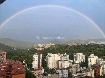 Apartamento de 2 alcobas en venta en Santa Teresita, Cali, 156 m² · foto 3 de 17