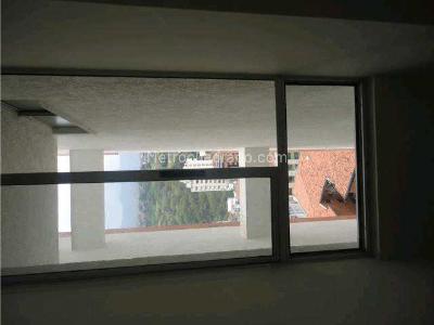 Apartamento de 2 alcobas en venta en Santa Teresita, Cali, 156 m² · foto 7 de 17