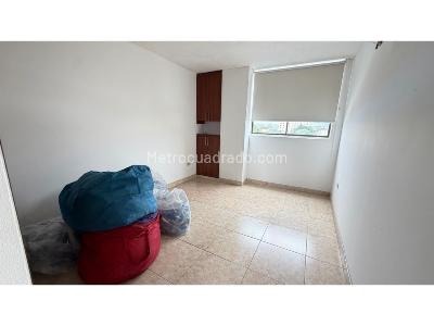 Apartamento en venta en El Refugio, Cali · foto 8 de 16