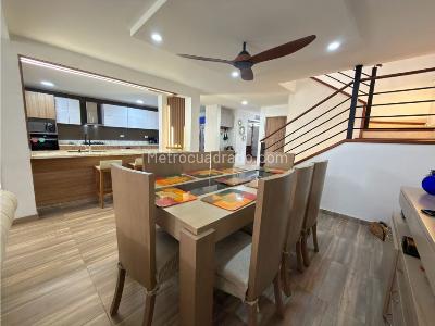 Casa de 4 alcobas en venta en Prados Del Norte, Cali, 235 m² · foto 2 de 20