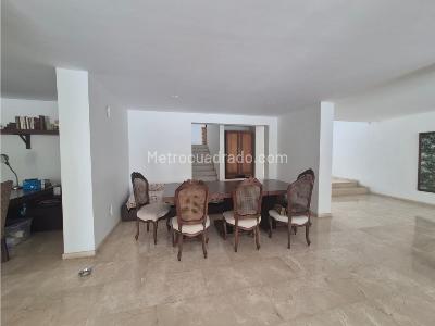 Casa de 5 alcobas en venta en Ciudad Jardin, Cali, 950 m² · foto 12 de 20