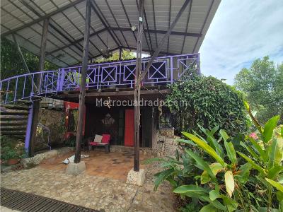 Casa de 5 alcobas en venta en La Reforma, Cali, 1518 m² · foto 2 de 20
