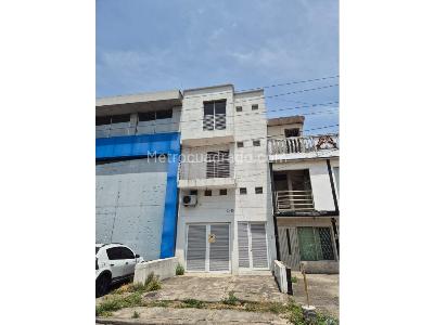 Casa de 4 alcobas en venta en Prados Del Norte, Cali, 225 m² · foto 3 de 20