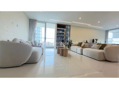 Apartamento de 3 alcobas en venta en Ciudad Jardin, Cali, 215 m² · foto 2 de 14