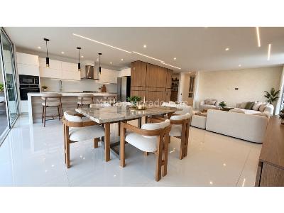 Apartamento de 3 alcobas en venta en Ciudad Jardin, Cali, 215 m² · foto 5 de 14