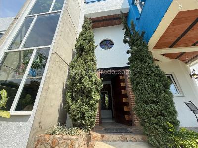 Casa de 5 alcobas en venta en La Buitrera, Cali, 490 m² · foto 2 de 9