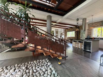 Casa de 5 alcobas en venta en La Buitrera, Cali, 490 m² · foto 5 de 9
