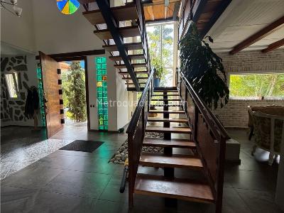 Casa de 5 alcobas en venta en La Buitrera, Cali, 490 m² · foto 7 de 9