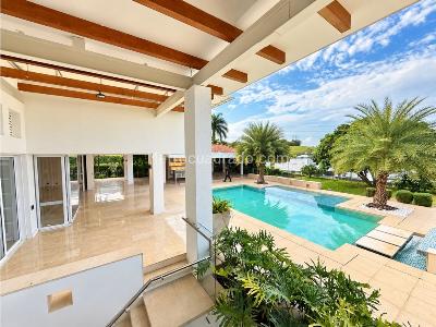 Casa de 4 alcobas en venta en Ciudad Jardin, Cali, 1800 m² · foto 2 de 20