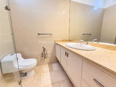 Casa de 4 alcobas en venta en Ciudad Jardin, Cali, 1800 m² · foto 17 de 20