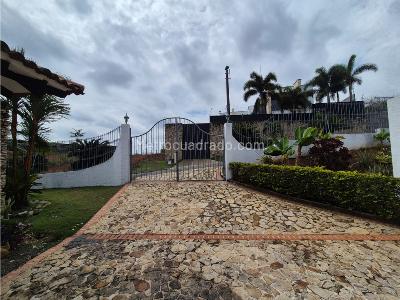 Casa de 3 alcobas en arriendo en Ciudad Jardin, Cali, 382 m² · foto 4 de 18
