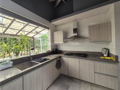 Casa de 3 alcobas en arriendo en Ciudad Jardin, Cali, 382 m² · foto 17 de 18