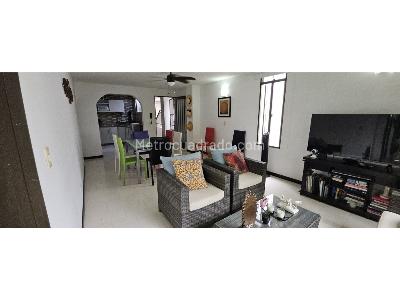 Apartamento de 3 alcobas en venta en Avenida 40, Girardot, 121 m² · foto 9 de 20
