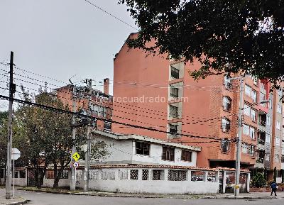 Casa de 4 alcobas en venta en Nicolas De Ferderman, Bogotá, 372 m² · foto 2 de 3