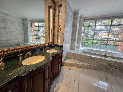 Apartamento en venta en Santa Barbara Alta, Bogotá · foto 8 de 20