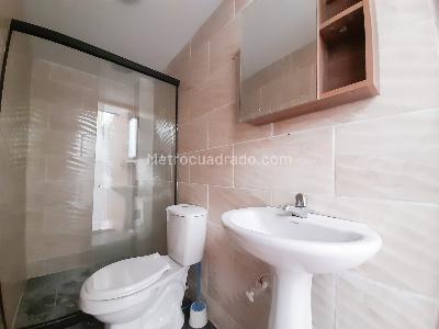 Casa de 5 alcobas en venta en La Doctora, Sabaneta, 400 m² · foto 11 de 17