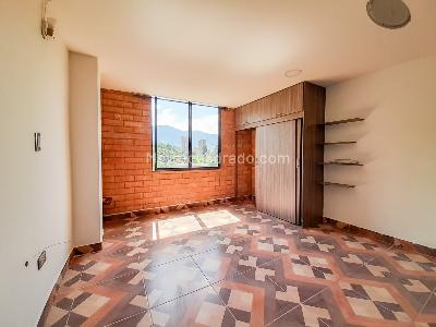 Casa de 5 alcobas en venta en La Doctora, Sabaneta, 400 m² · foto 6 de 17