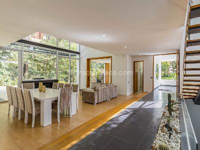Casa de 4 alcobas en venta en El Poblado, Medellín, 502 m² · foto 3 de 20