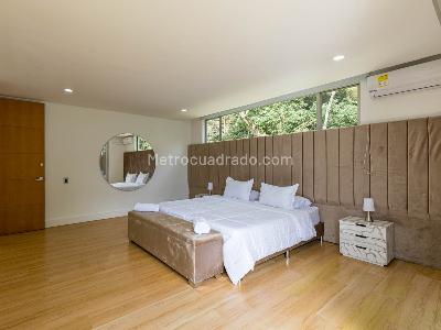 Casa de 4 alcobas en venta en El Poblado, Medellín, 502 m² · foto 9 de 20