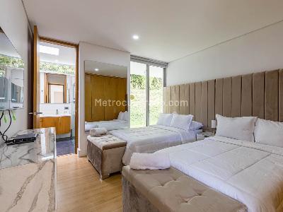 Casa de 4 alcobas en venta en El Poblado, Medellín, 502 m² · foto 10 de 20