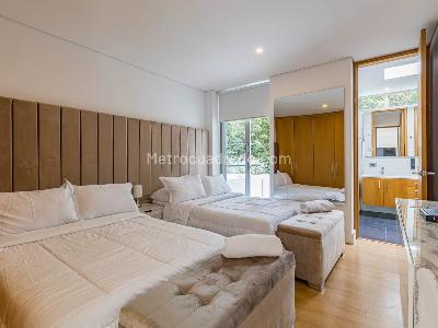 Casa de 4 alcobas en venta en El Poblado, Medellín, 502 m² · foto 13 de 20