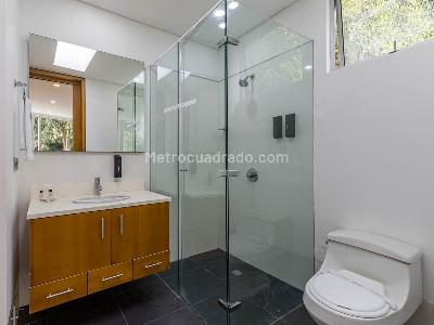 Casa de 4 alcobas en venta en El Poblado, Medellín, 502 m² · foto 17 de 20