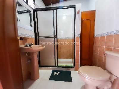 Casa de 5 alcobas en venta en El Chingui, Envigado, 140 m² · foto 8 de 9