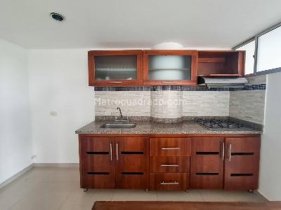 Apartamento de 2 alcobas en venta en San Antonio, Rionegro, 72 m² · foto 3 de 9