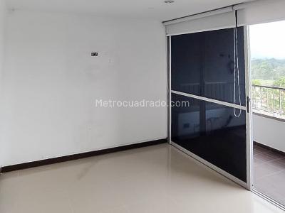 Apartamento de 2 alcobas en venta en San Antonio, Rionegro, 74 m² · foto 2 de 11