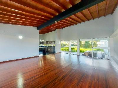 Casa de 4 alcobas en venta en Llano Grande, Rionegro, 1550 m² · foto 2 de 20