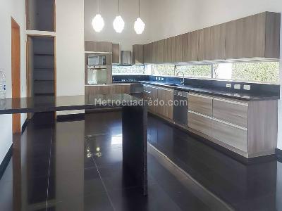 Casa de 4 alcobas en venta en Llano Grande, Rionegro, 1550 m² · foto 4 de 20