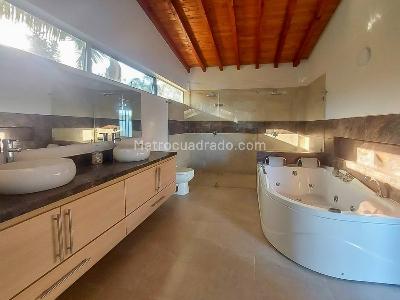 Casa de 4 alcobas en venta en Llano Grande, Rionegro, 1550 m² · foto 18 de 20