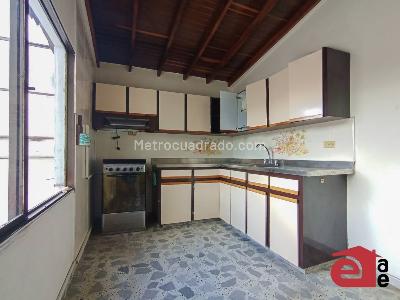 Casa de 3 alcobas en venta en El Trianon, Envigado, 132 m² · foto 2 de 20