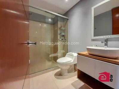 Casa de 3 alcobas en arriendo en Loma El Atravesado, Envigado, 315 m² · foto 12 de 18