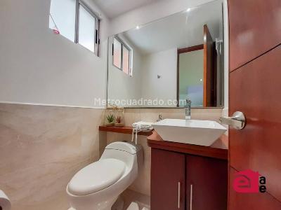 Casa de 3 alcobas en arriendo en Loma El Atravesado, Envigado, 315 m² · foto 14 de 18