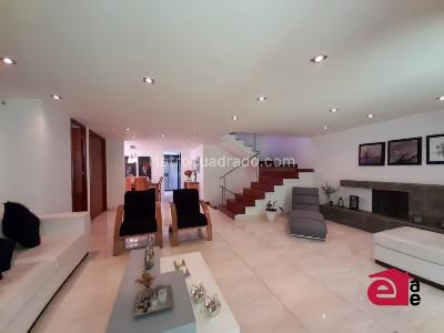 Casa de 3 alcobas en arriendo en Loma El Atravesado, Envigado, 315 m² · foto 2 de 18