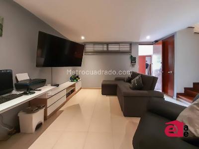 Casa de 3 alcobas en arriendo en Loma El Atravesado, Envigado, 315 m² · foto 7 de 18