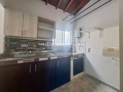 Apartamento en venta en Centro, Itagüí · foto 2 de 10