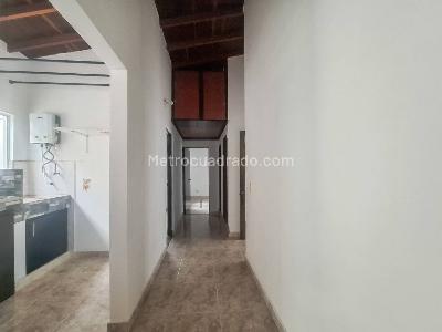 Apartamento en venta en Centro, Itagüí · foto 3 de 10