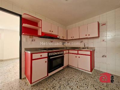 Apartamento de 2 alcobas en venta en Entreamigos, Sabaneta, 79 m² · foto 3 de 10